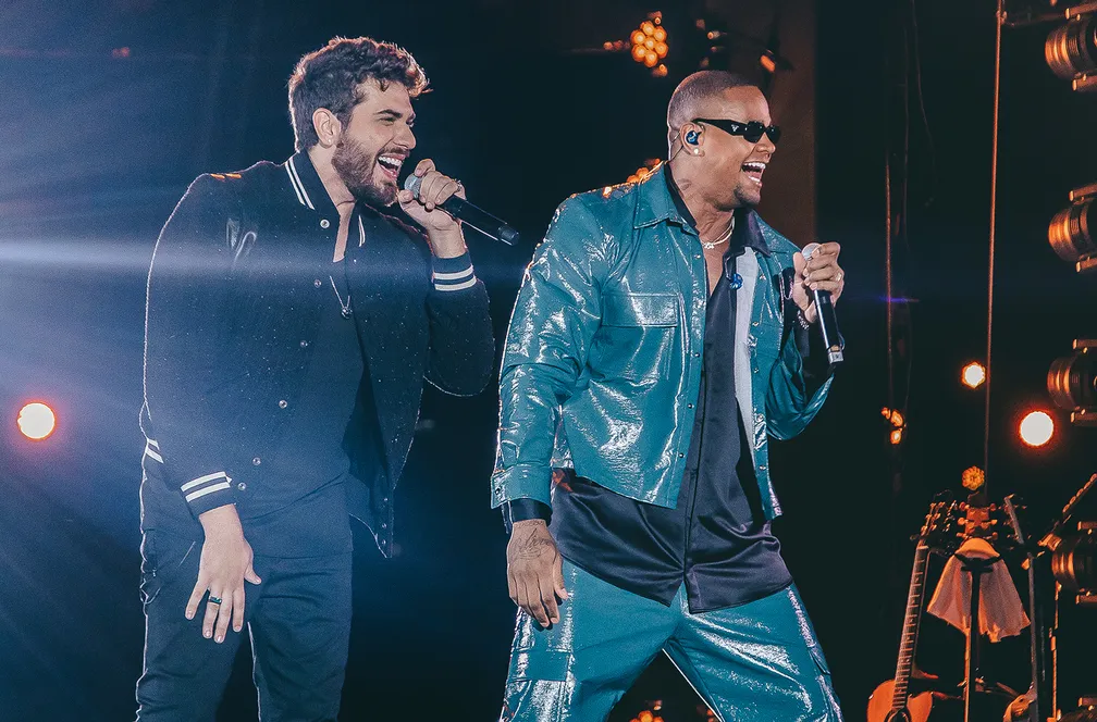 Gustavo Mioto grava show no Recife com participação de Léo Santana ao festejar 10 anos de carreira